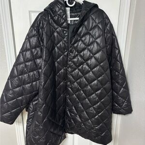 Active USA Black Puffer Jacket with Diamond Quilting